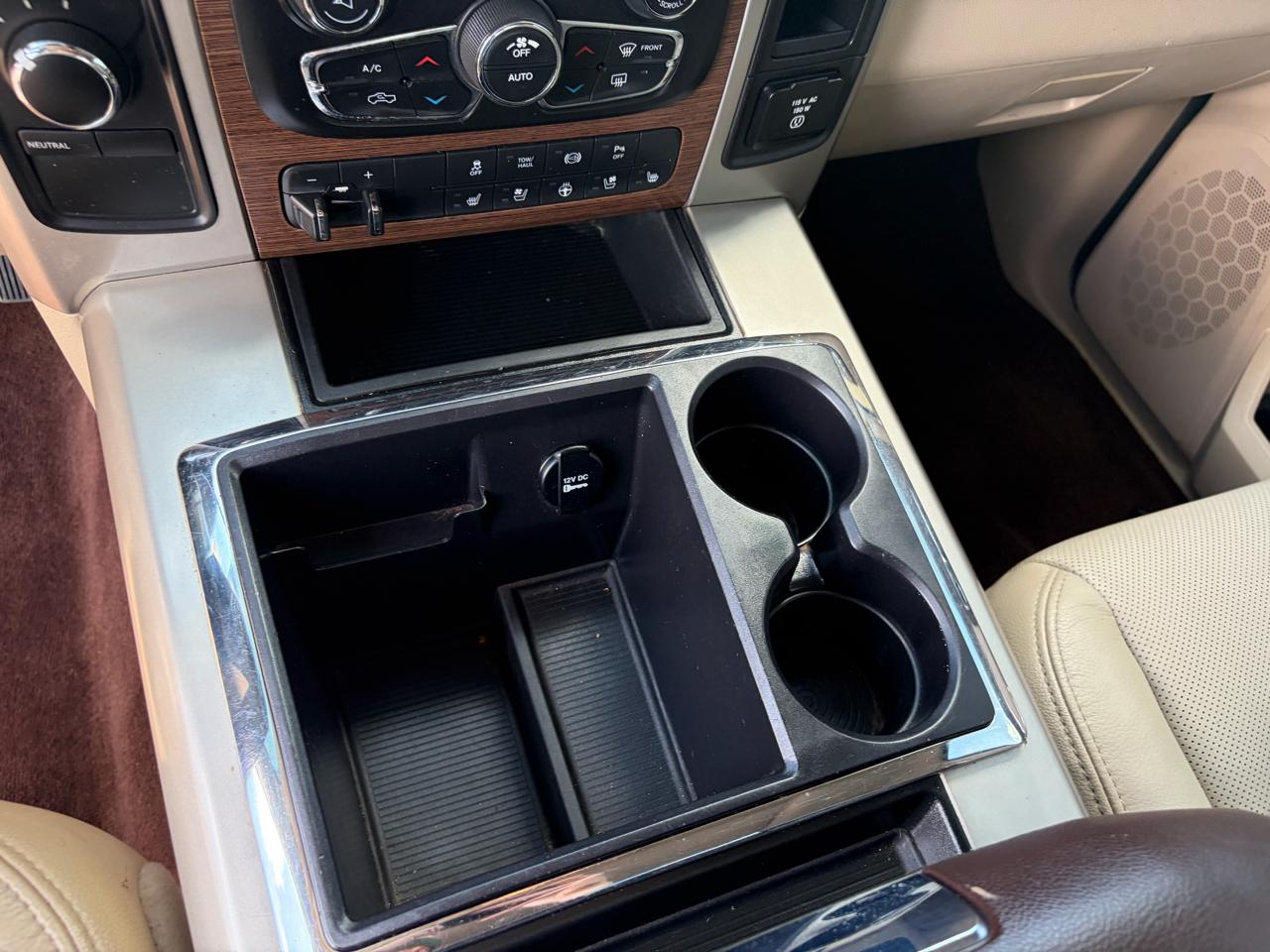 RAM 2500 4WD Crew Cab 149" Laramie 2015