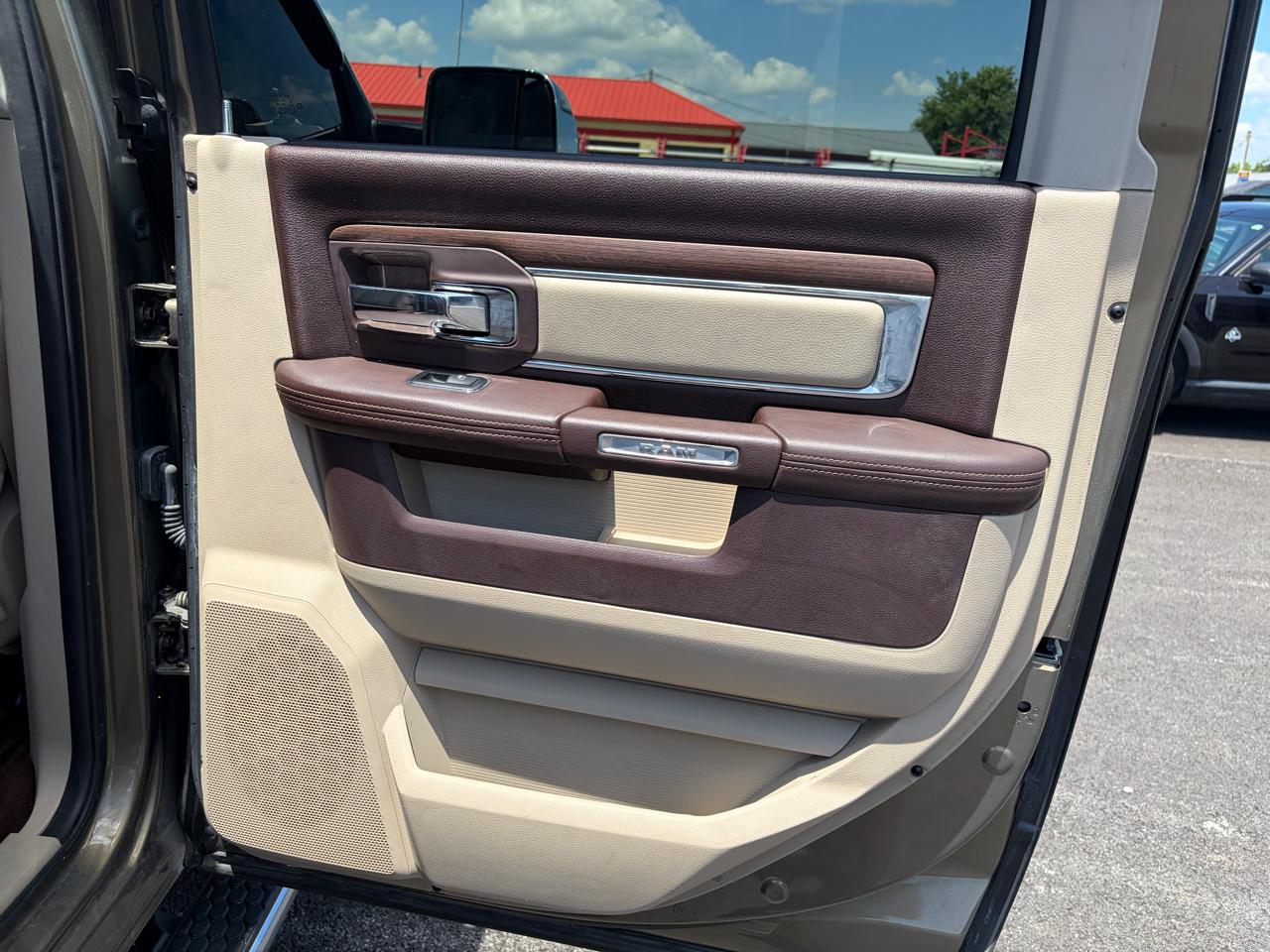 RAM 2500 4WD Crew Cab 149" Laramie 2015