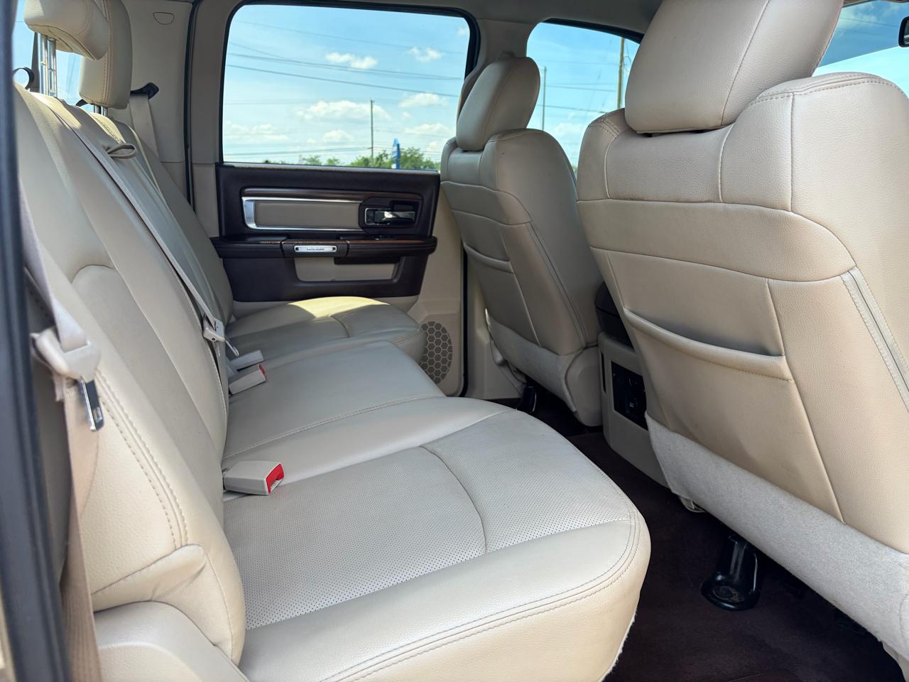 RAM 2500 4WD Crew Cab 149" Laramie 2015