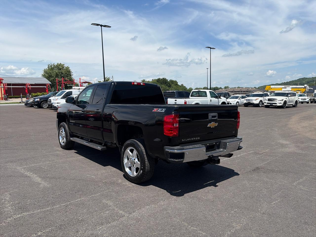 Chevrolet Silverado 2500HD 4WD Double Cab 144.2" LT 2015