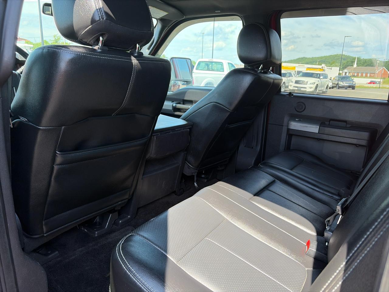 Ford Super Duty F-350 DRW 4WD Crew Cab 172" Platinum 2016