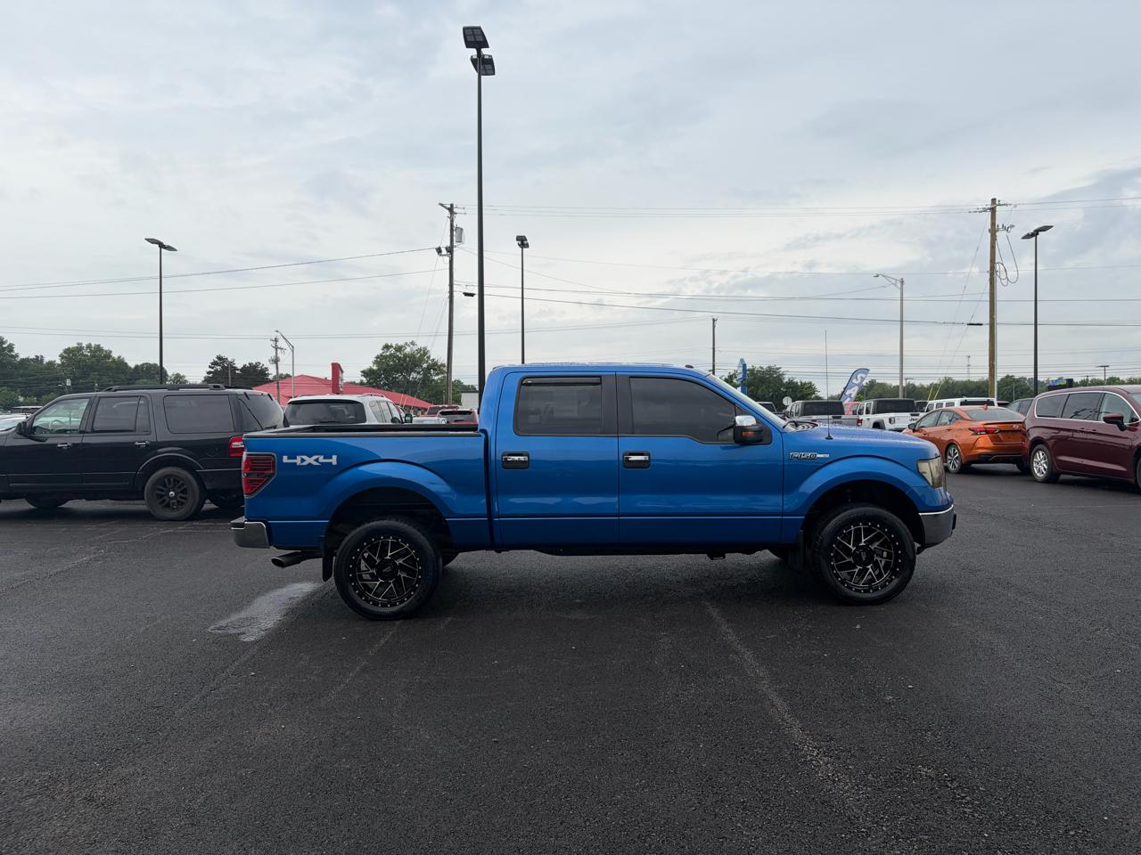 Ford F-150 4WD SuperCrew 145" XLT 2013