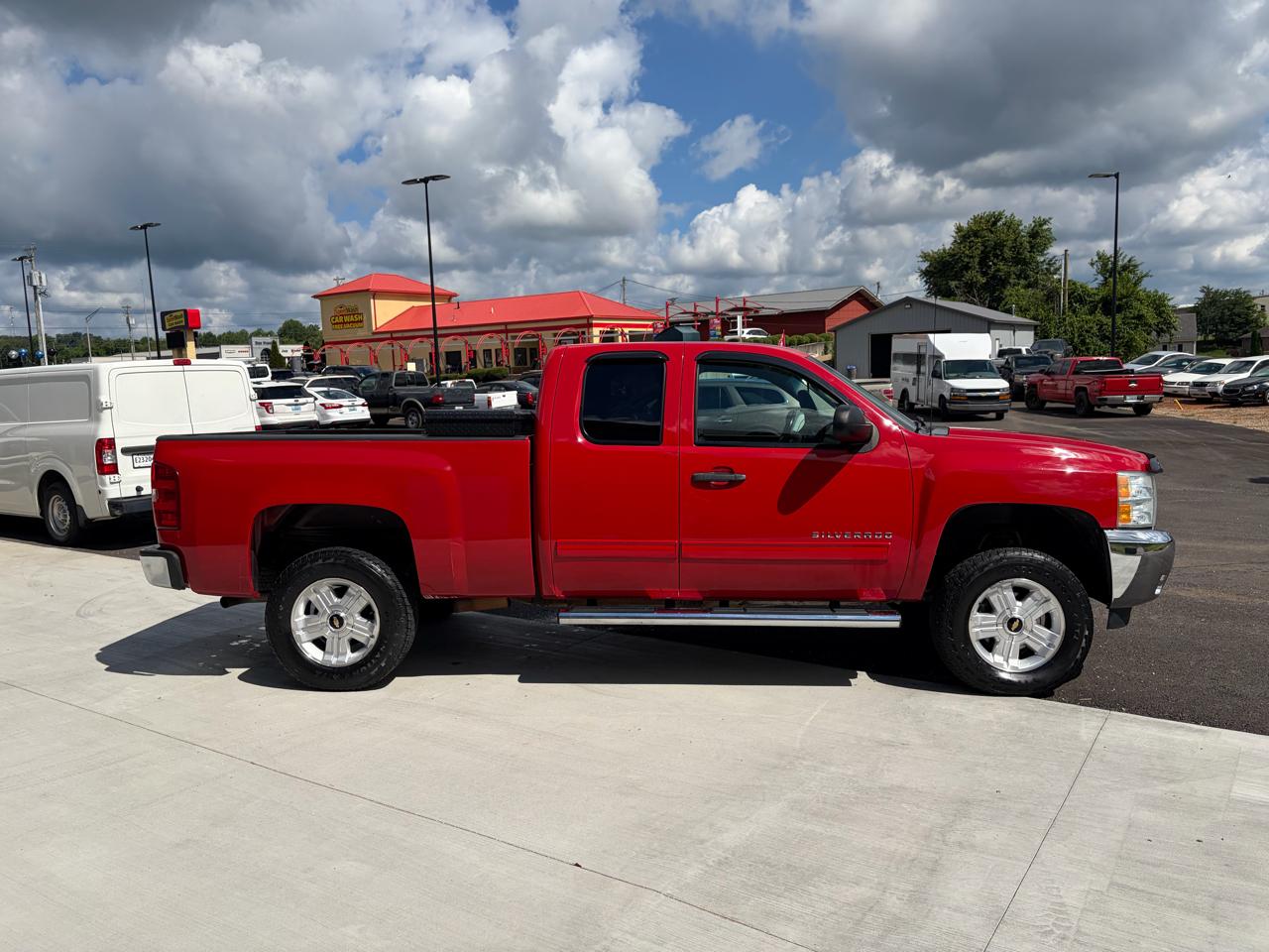 Chevrolet Silverado 1500 4WD Ext Cab 143.5" LT 2012