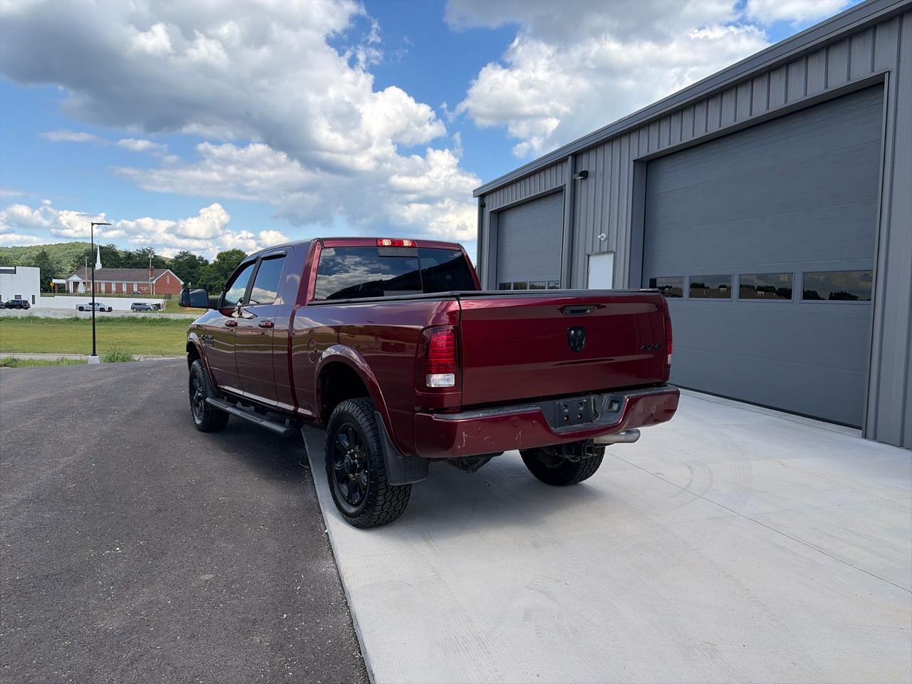 RAM 2500 4WD Mega Cab 160.5" Laramie 2016