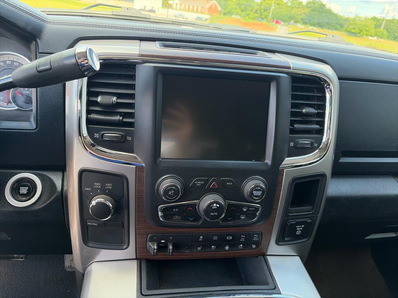 RAM 2500 4WD Mega Cab 160.5" Laramie 2016