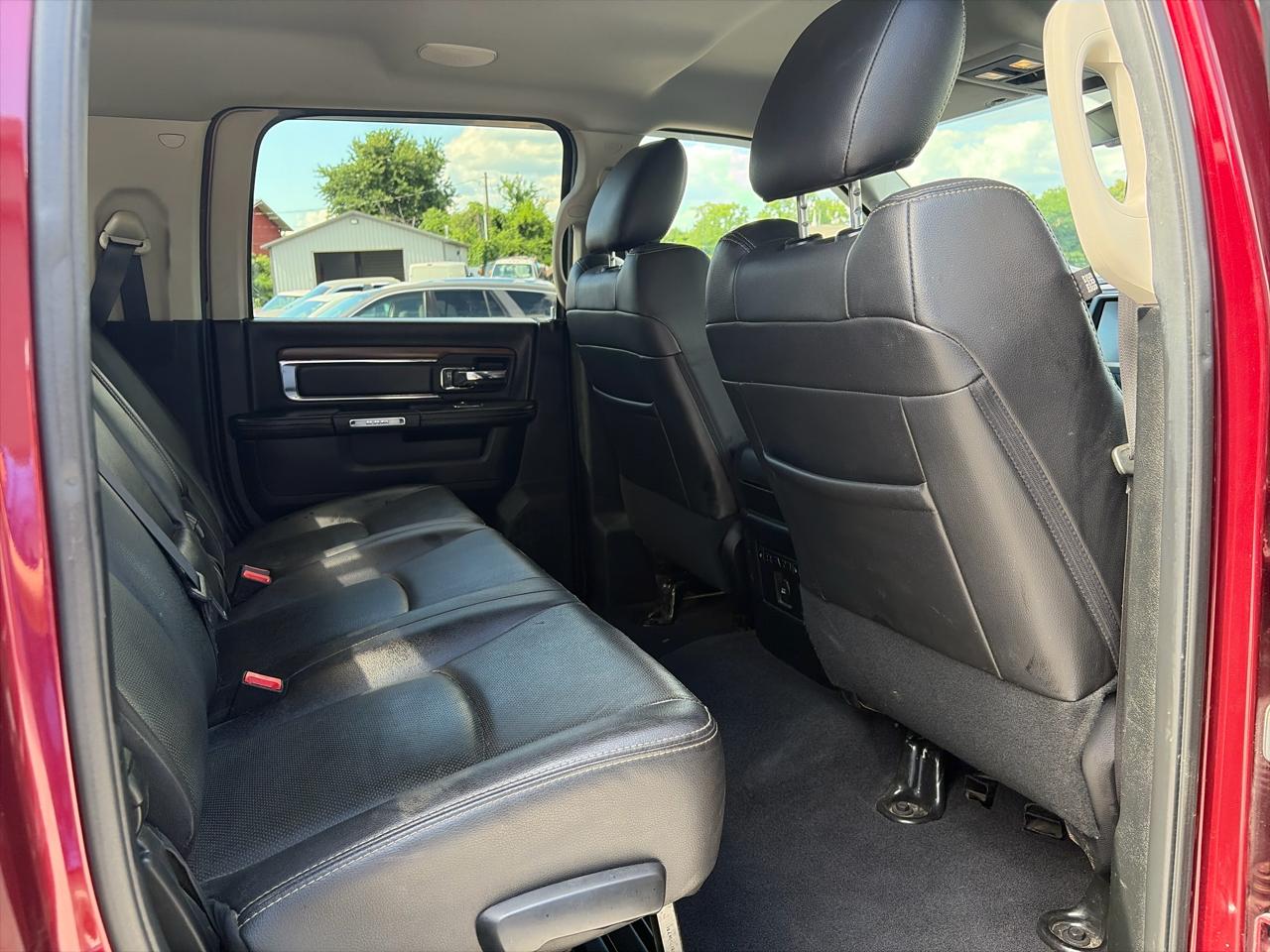 RAM 2500 4WD Mega Cab 160.5" Laramie 2016