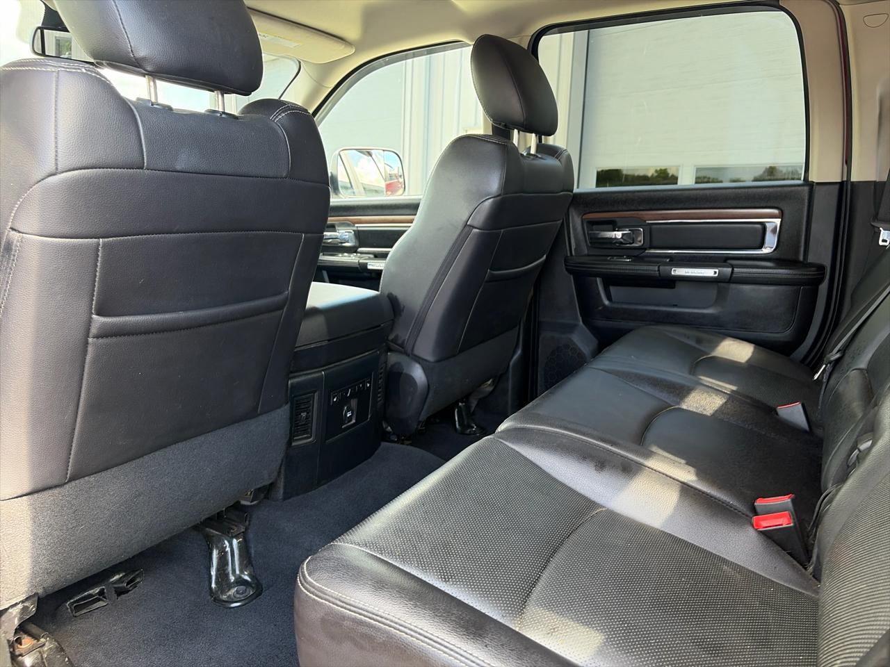 RAM 2500 4WD Mega Cab 160.5" Laramie 2016