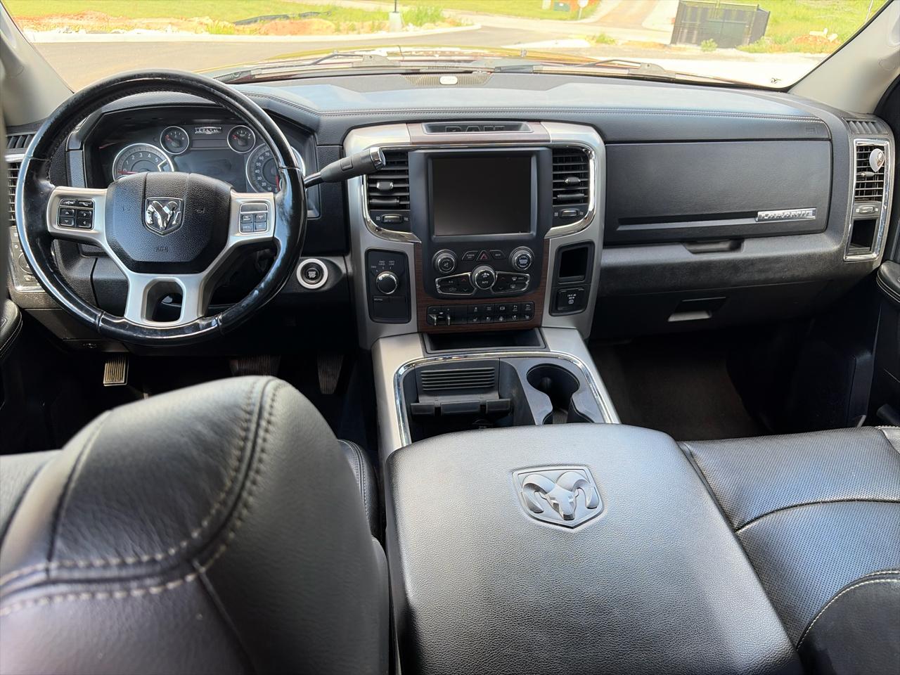 RAM 2500 4WD Mega Cab 160.5" Laramie 2016