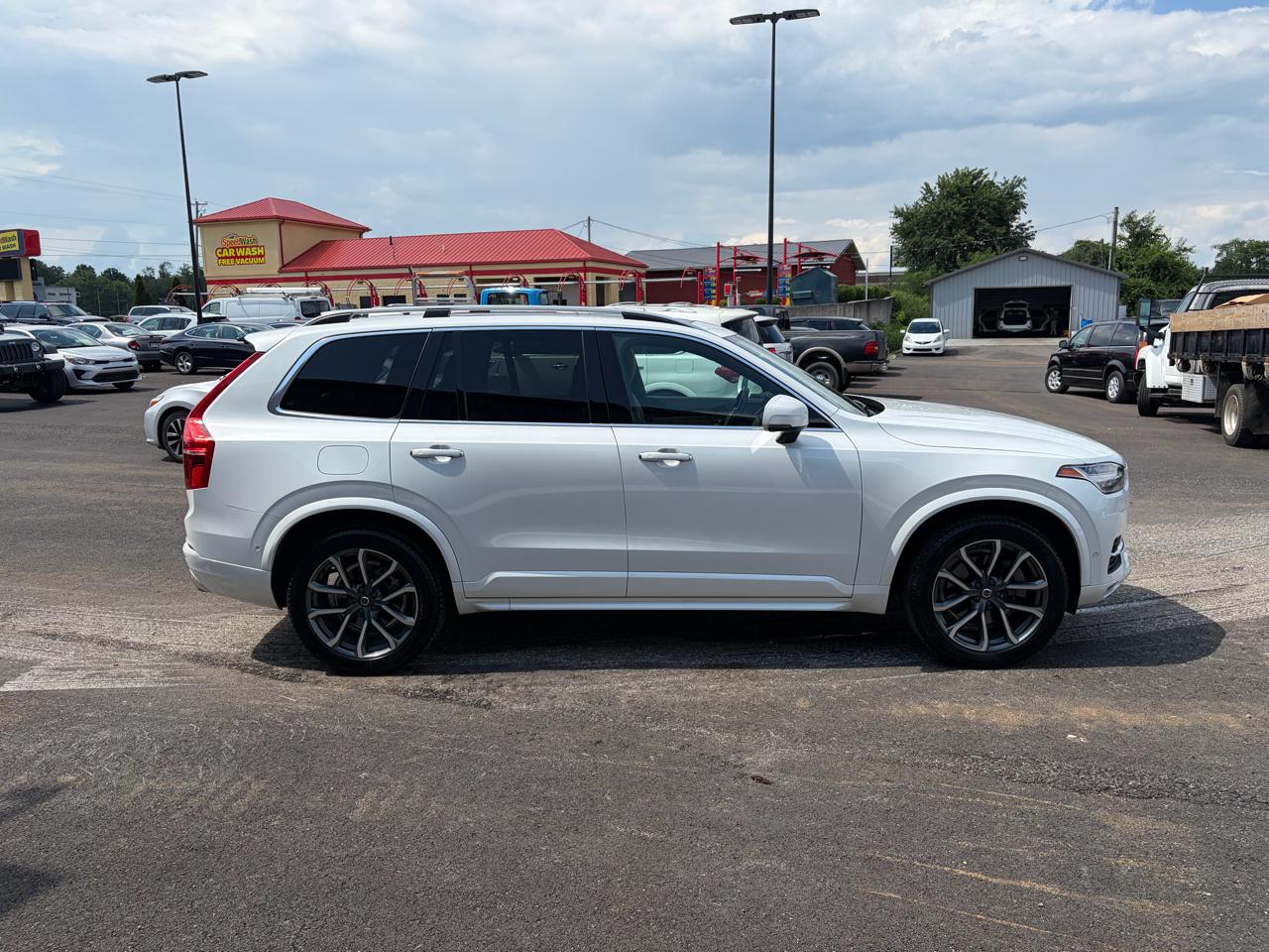Volvo XC90 T6 AWD 7-Passenger Momentum 2018