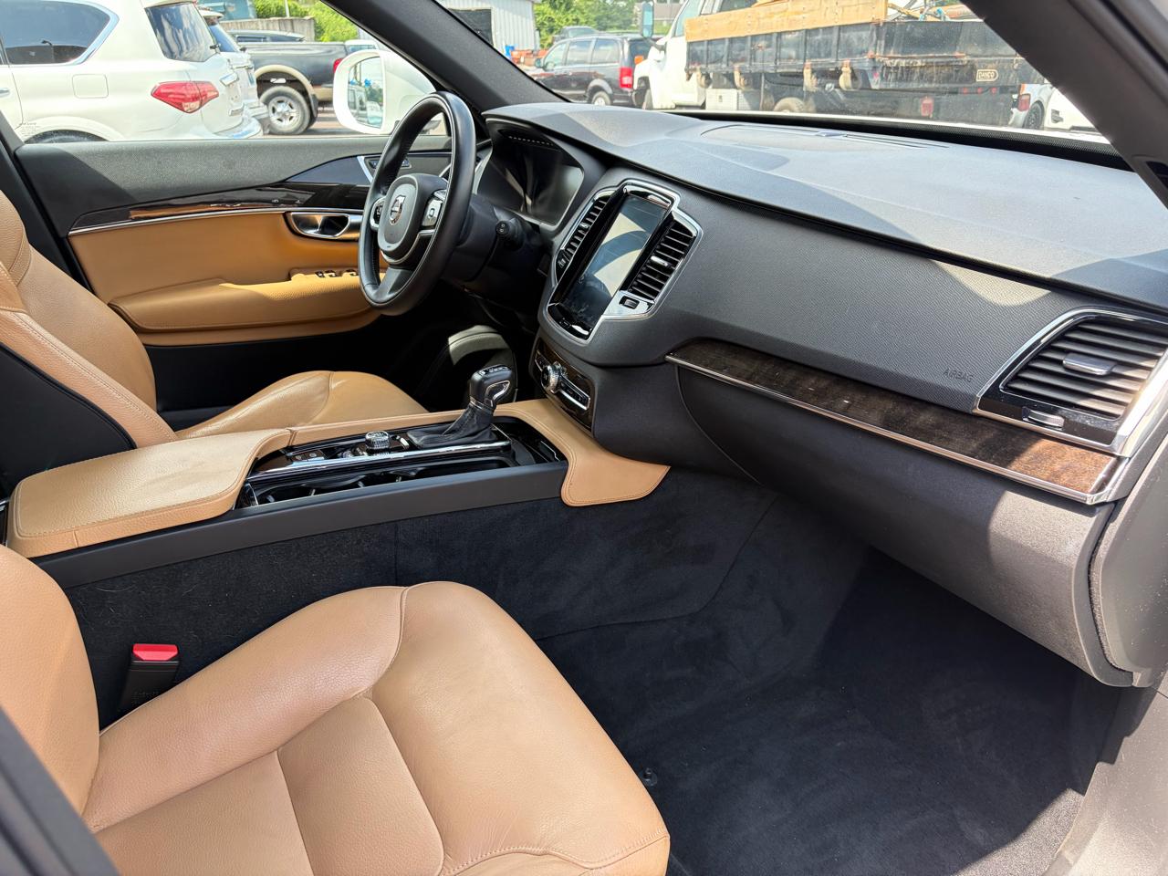 Volvo XC90 T6 AWD 7-Passenger Momentum 2018