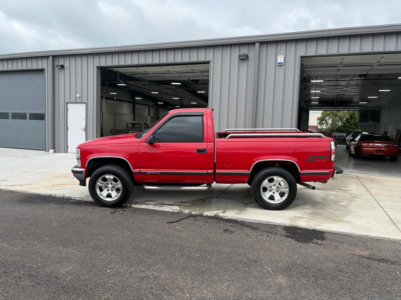 Chevrolet C/K 1500 Reg Cab Sportside 117.5" WB 4WD 1998