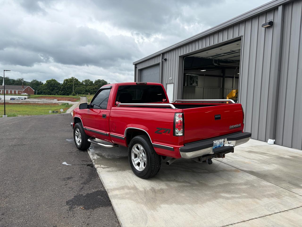 Chevrolet C/K 1500 Reg Cab Sportside 117.5" WB 4WD 1998