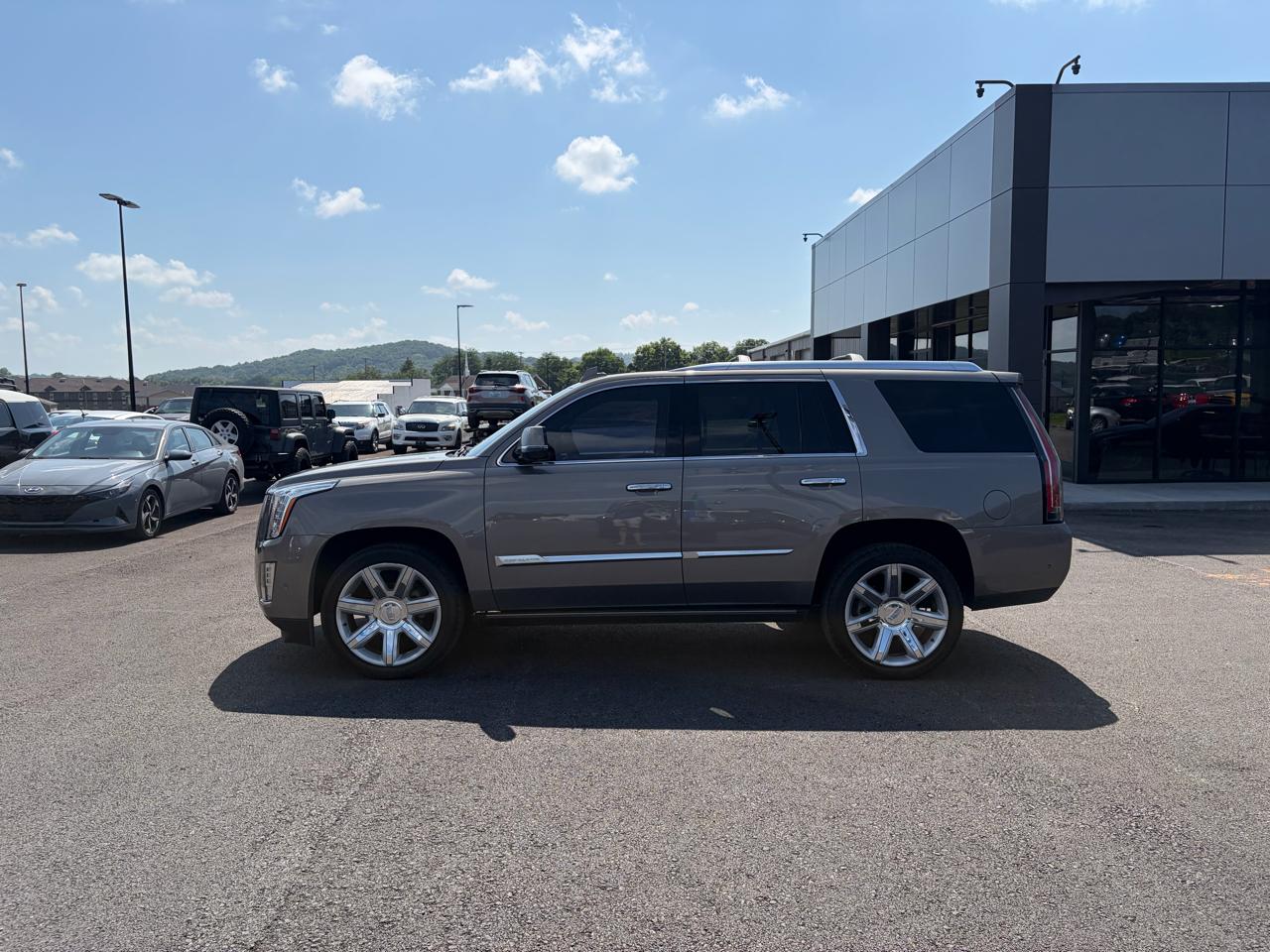 Cadillac Escalade 4WD 4dr Premium Luxury 2018
