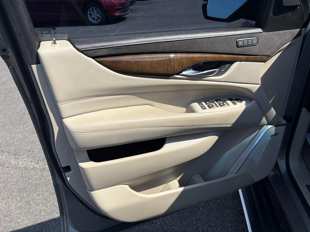 Cadillac Escalade 4WD 4dr Premium Luxury 2018
