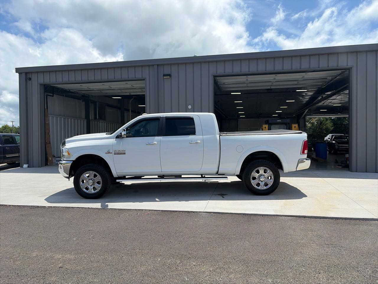 RAM 3500 Laramie 4x4 Mega Cab 6'4" Box 2018