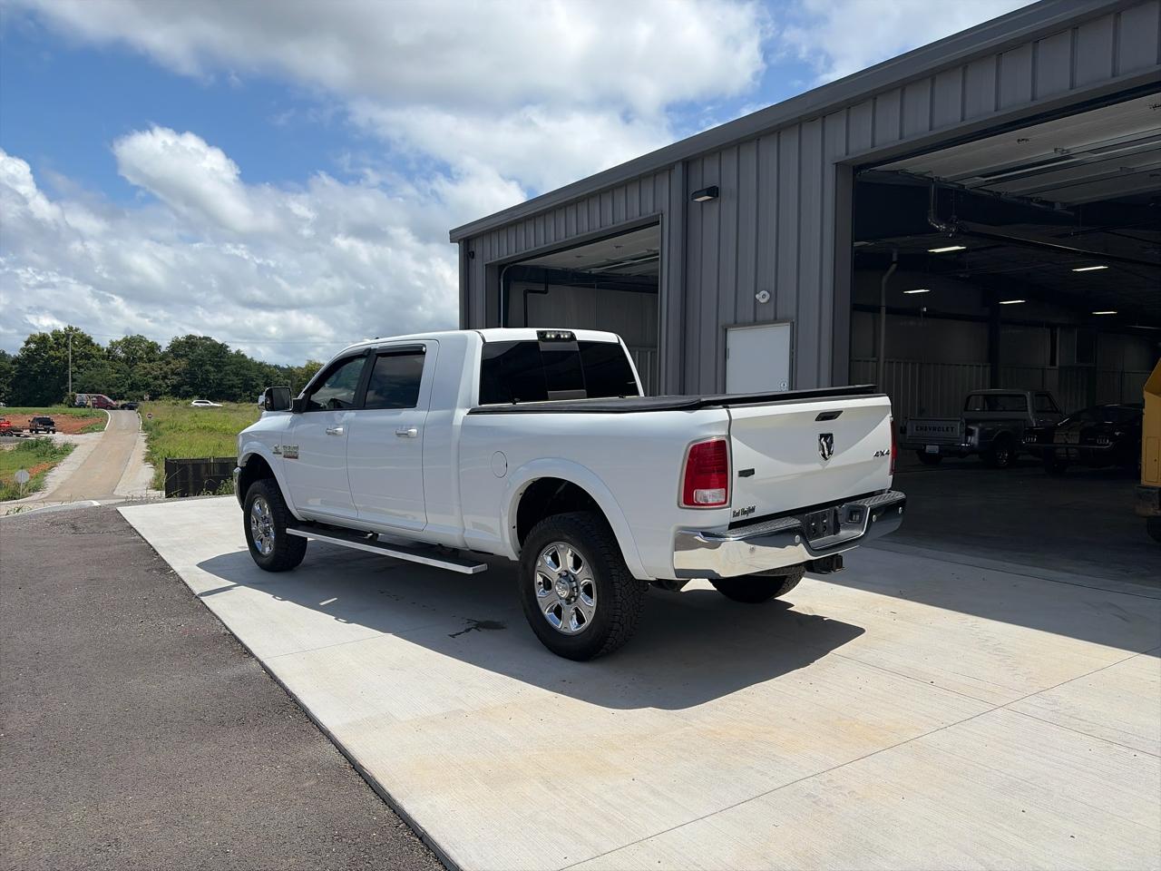 RAM 3500 Laramie 4x4 Mega Cab 6'4" Box 2018
