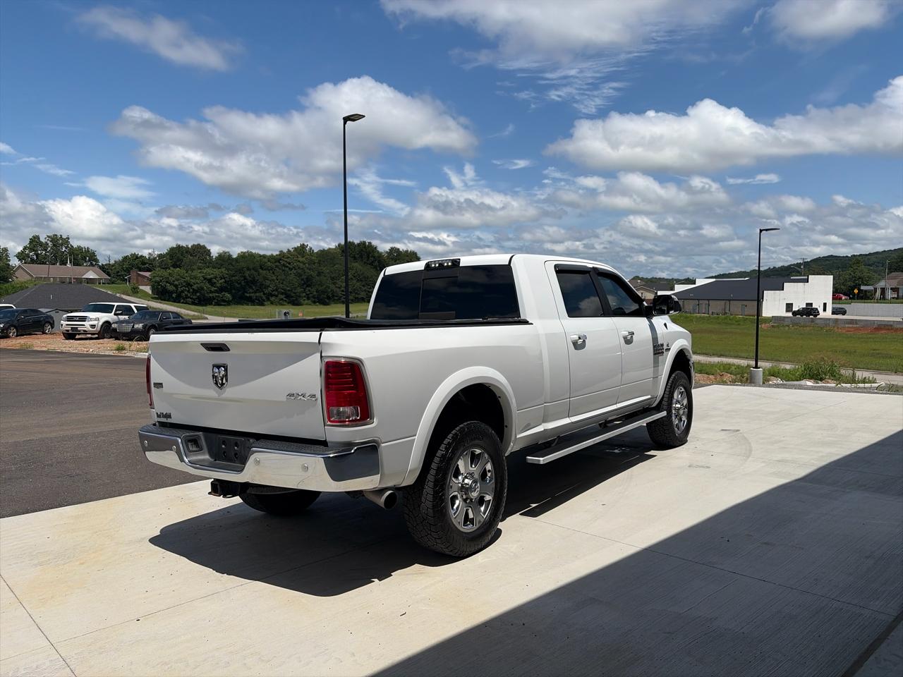 RAM 3500 Laramie 4x4 Mega Cab 6'4" Box 2018