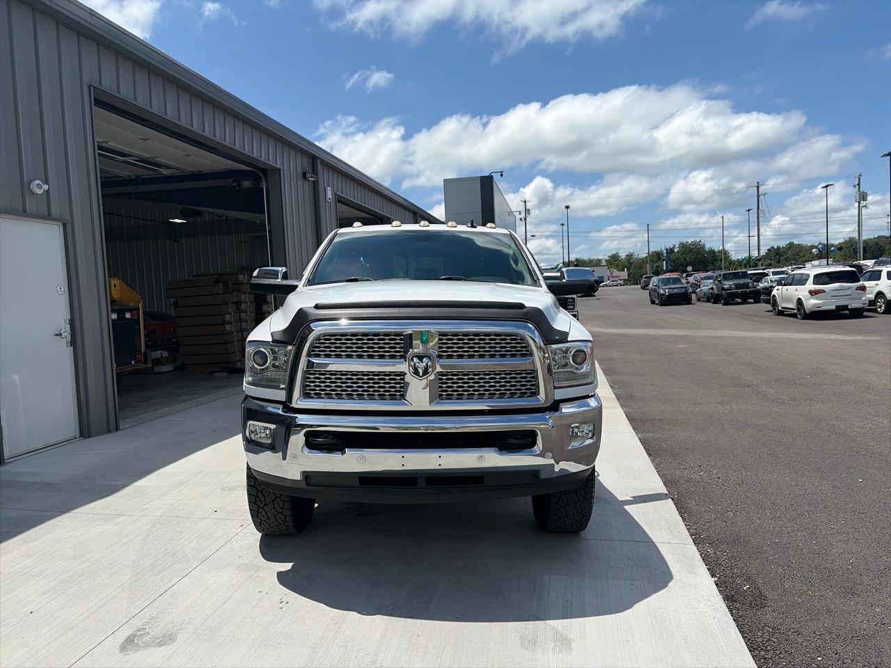 RAM 3500 Laramie 4x4 Mega Cab 6'4" Box 2018