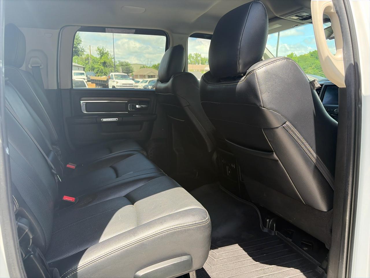 RAM 3500 Laramie 4x4 Mega Cab 6'4" Box 2018