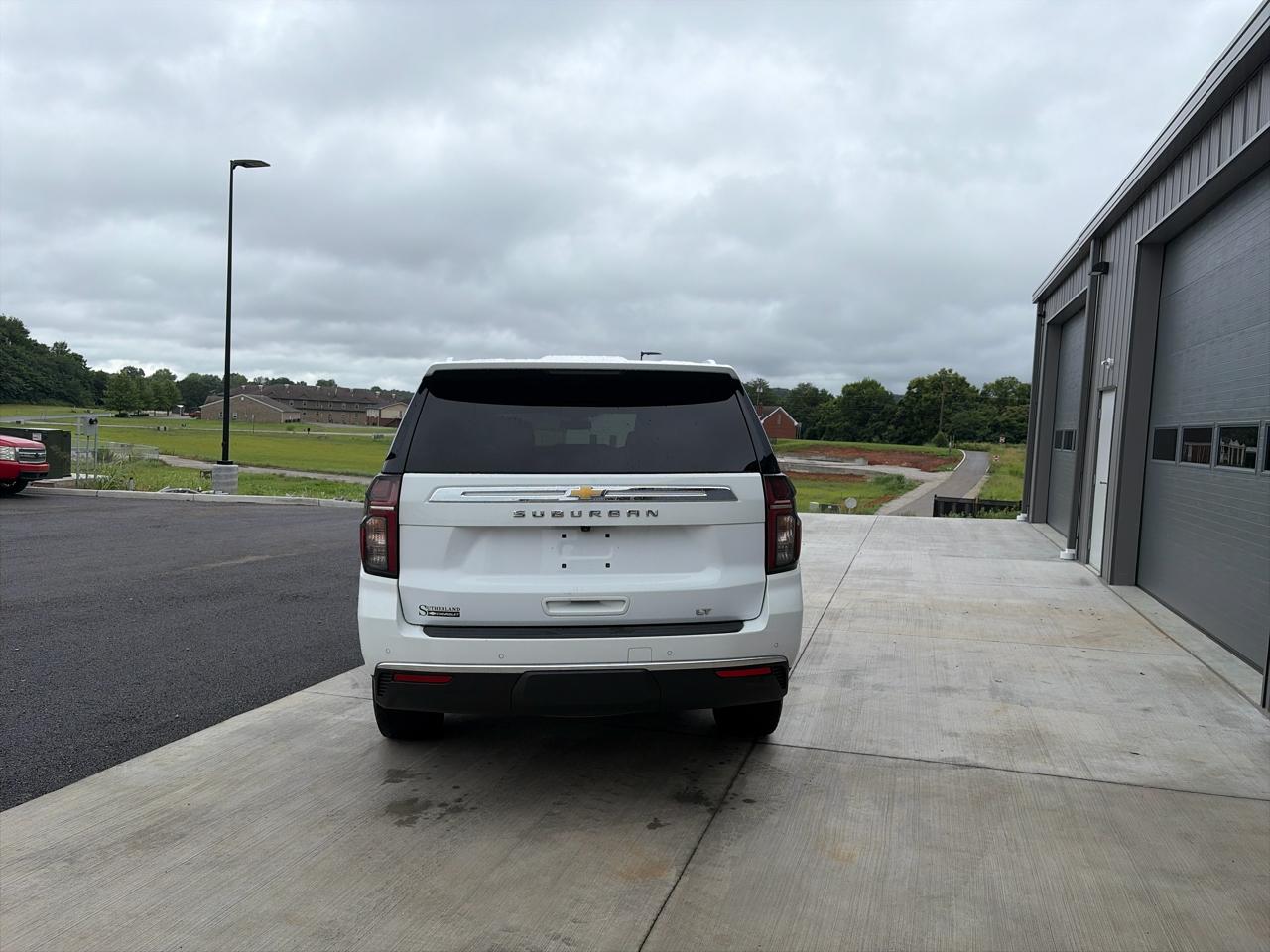 Chevrolet Suburban 4WD 4dr LT 2022