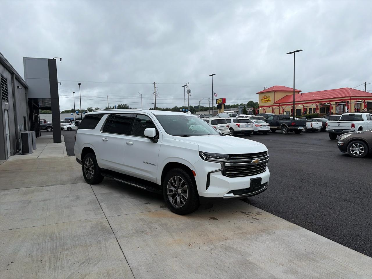 Chevrolet Suburban 4WD 4dr LT 2022