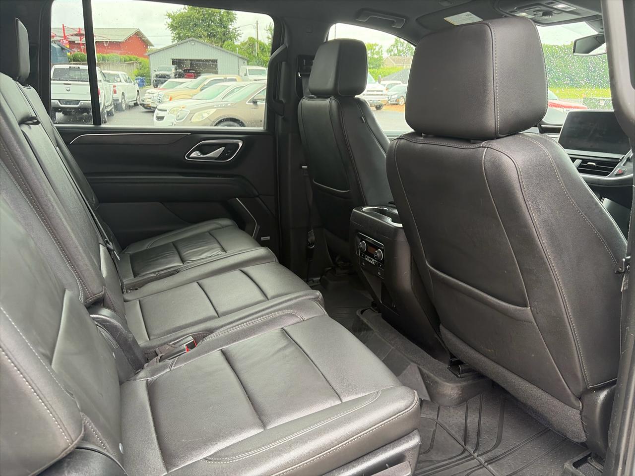 Chevrolet Suburban 4WD 4dr LT 2022
