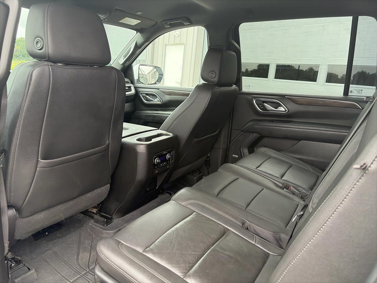 Chevrolet Suburban 4WD 4dr LT 2022