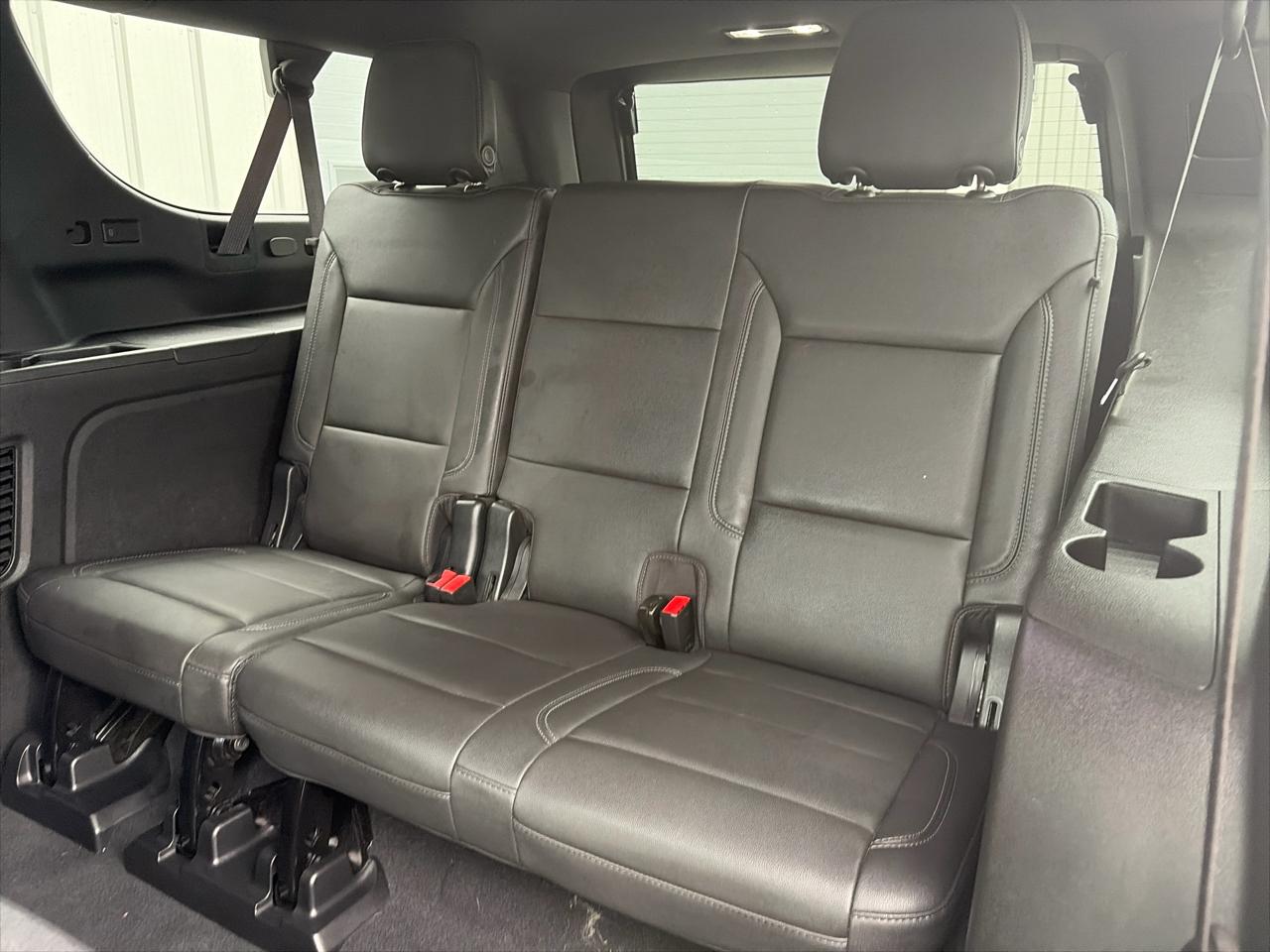 Chevrolet Suburban 4WD 4dr LT 2022