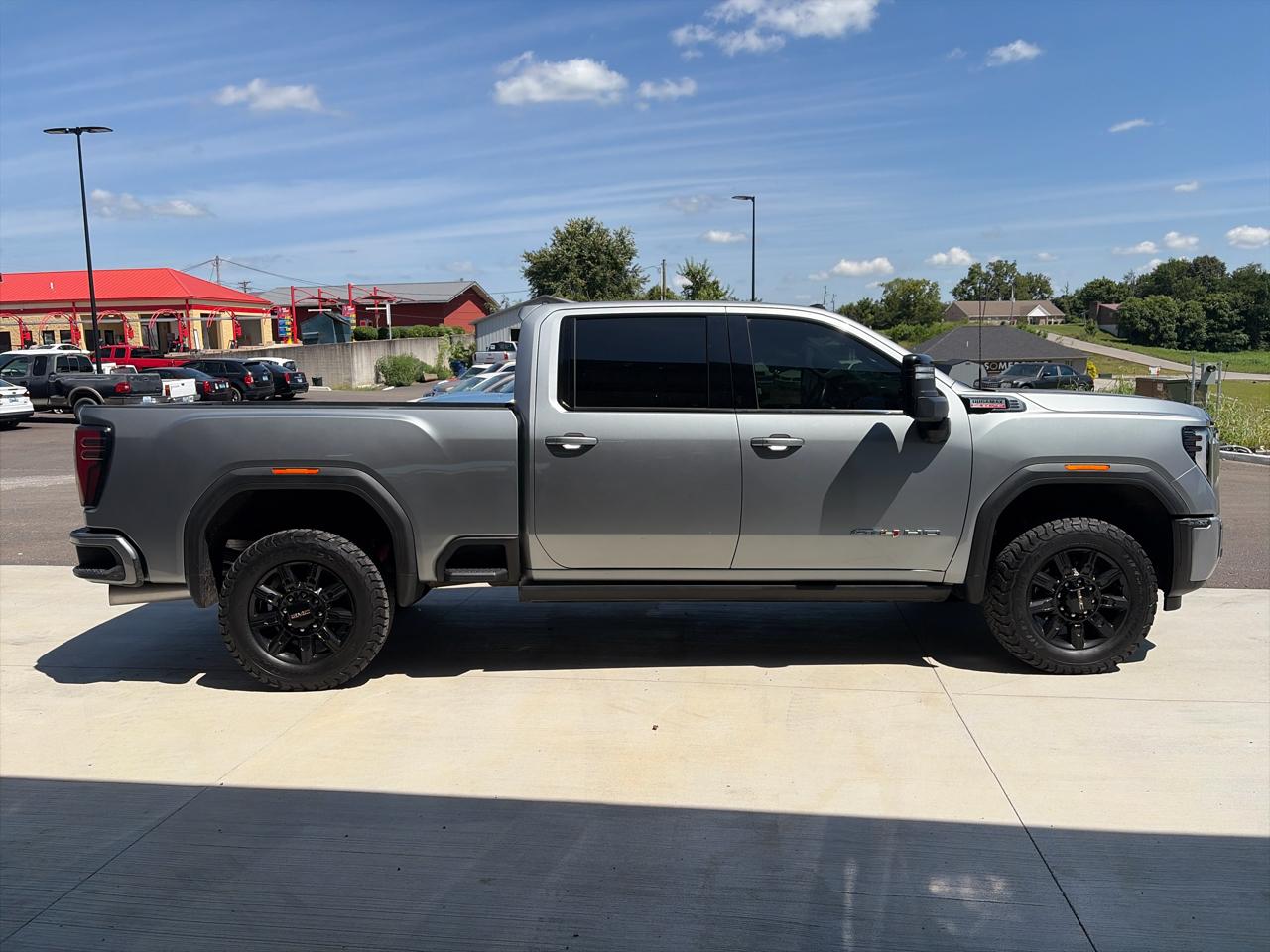 GMC Sierra 2500HD 4WD Crew Cab 159" AT4 2024