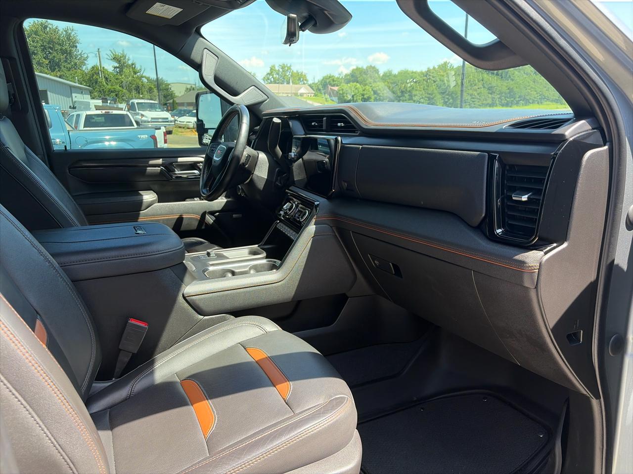 GMC Sierra 2500HD 4WD Crew Cab 159" AT4 2024