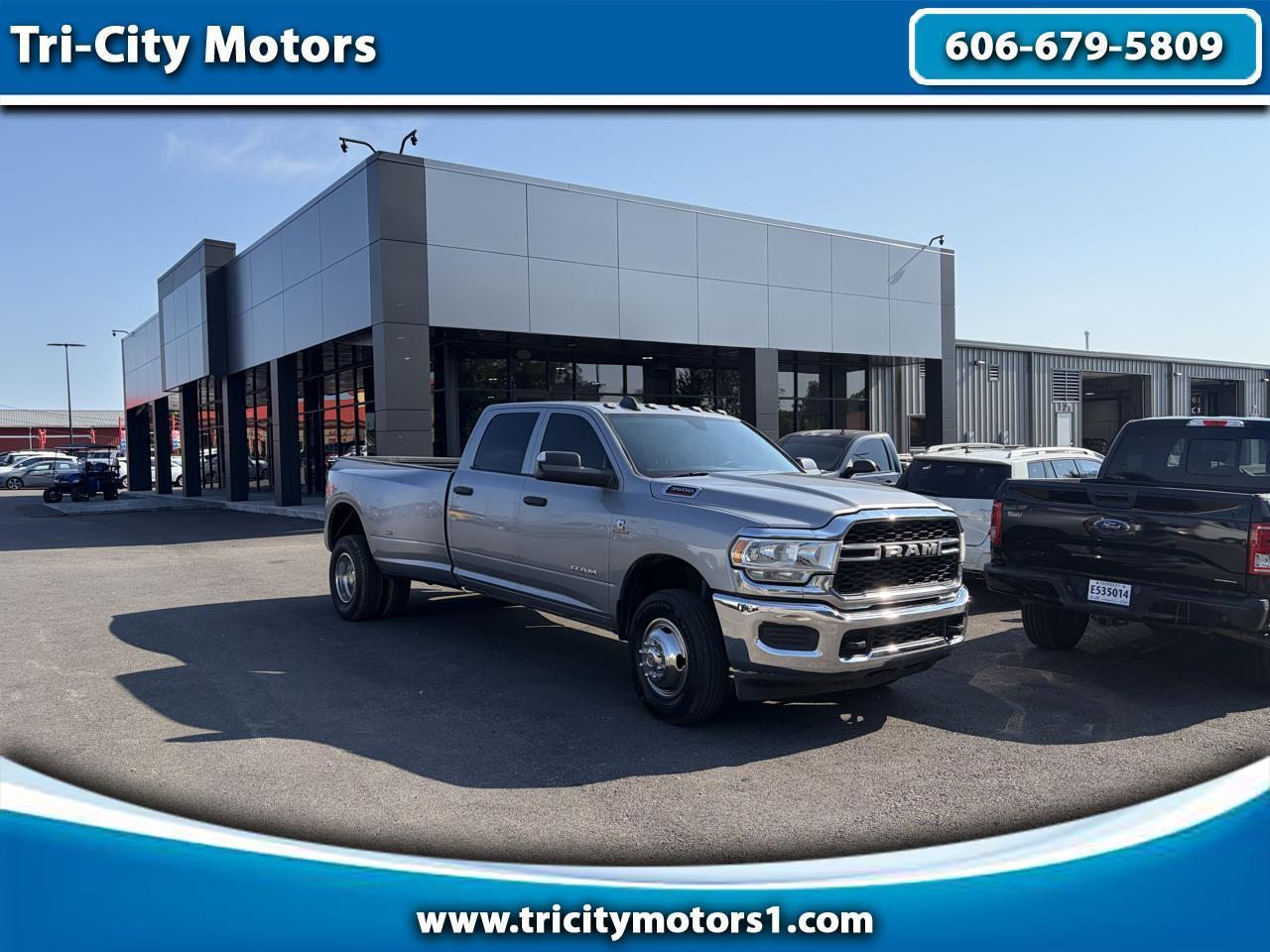 RAM 3500 Tradesman 4x4 Crew Cab 8' Box 2020