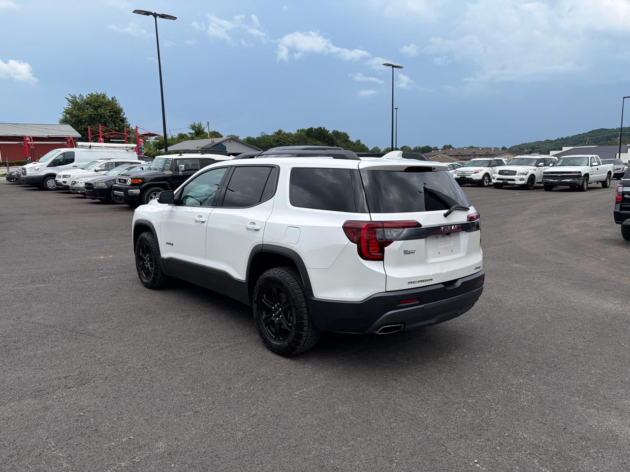 GMC Acadia AWD 4dr AT4 2021