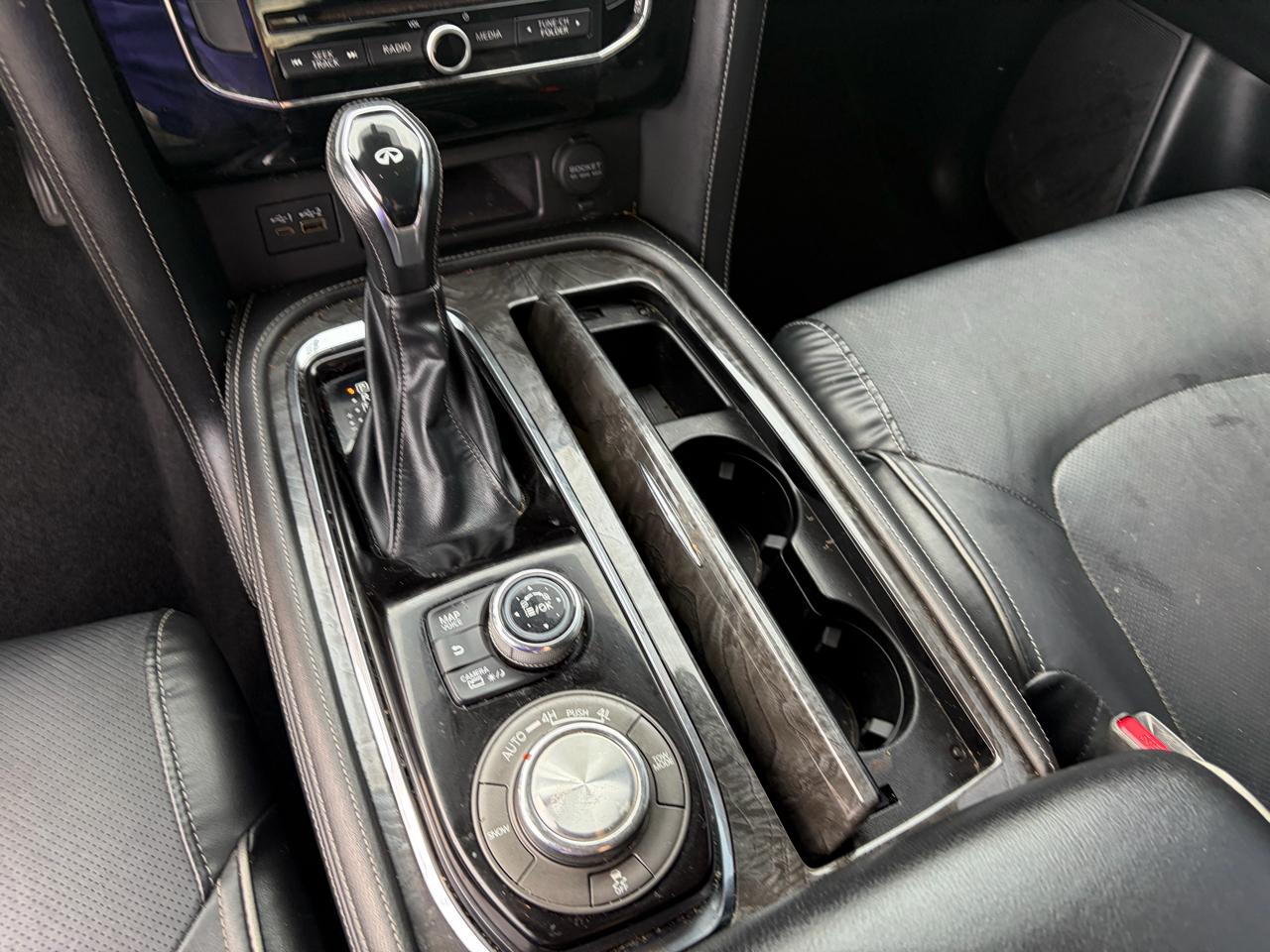 Infiniti QX80 LUXE AWD 2020