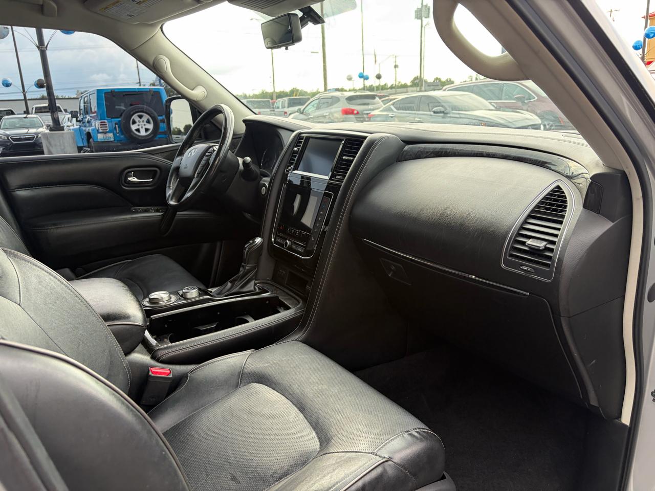 Infiniti QX80 LUXE AWD 2020