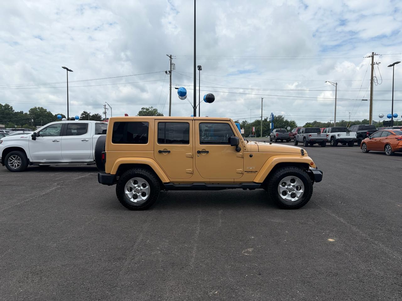 Jeep Wrangler Unlimited 4WD 4dr Sahara 2014