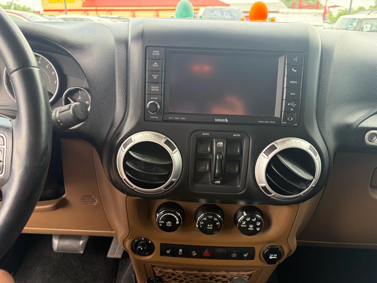 Jeep Wrangler Unlimited 4WD 4dr Sahara 2014