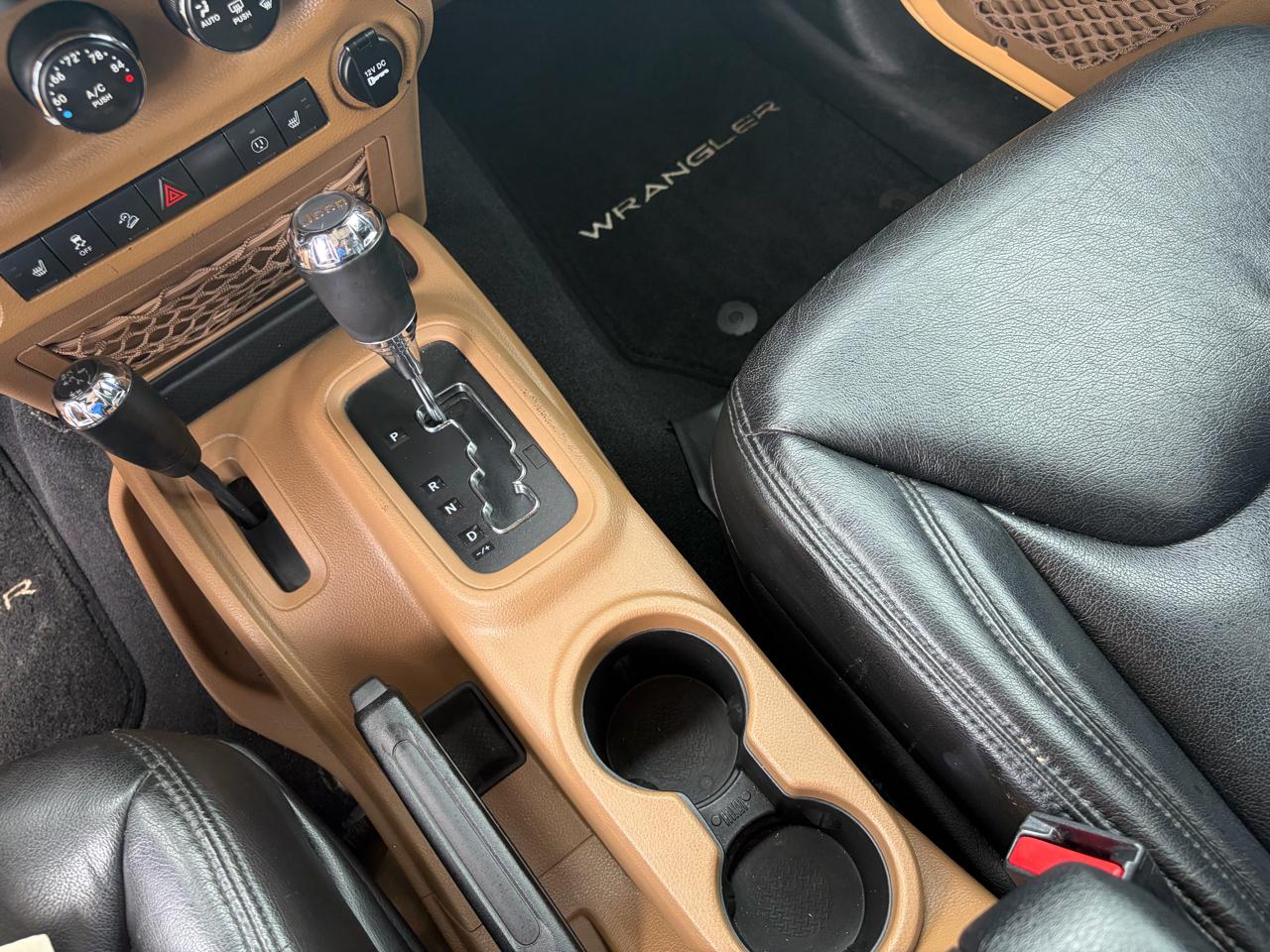 Jeep Wrangler Unlimited 4WD 4dr Sahara 2014
