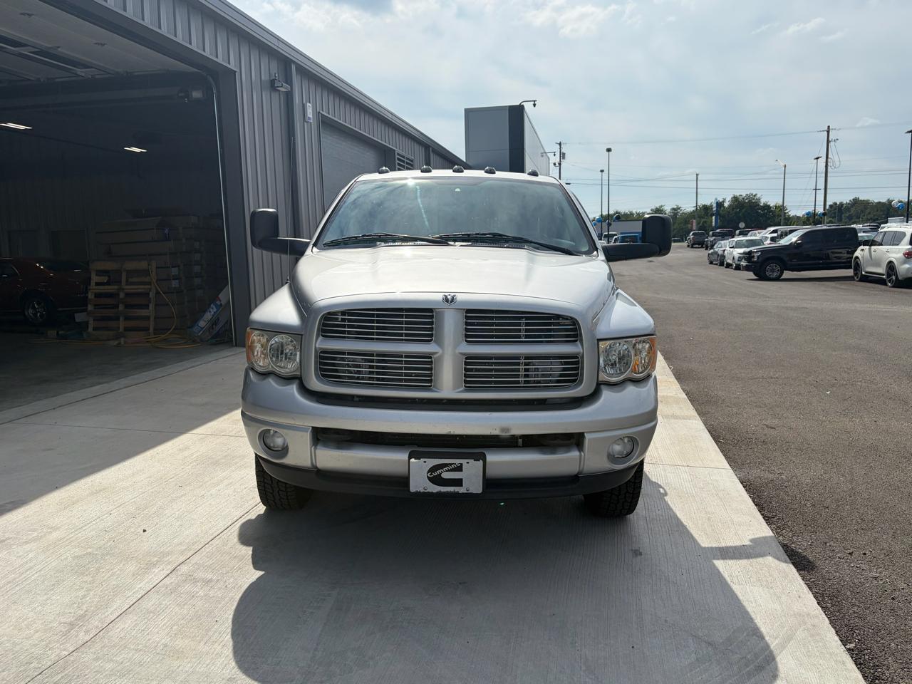 Dodge Ram 3500 4dr Quad Cab 160.5" WB DRW 4WD SLT 2004