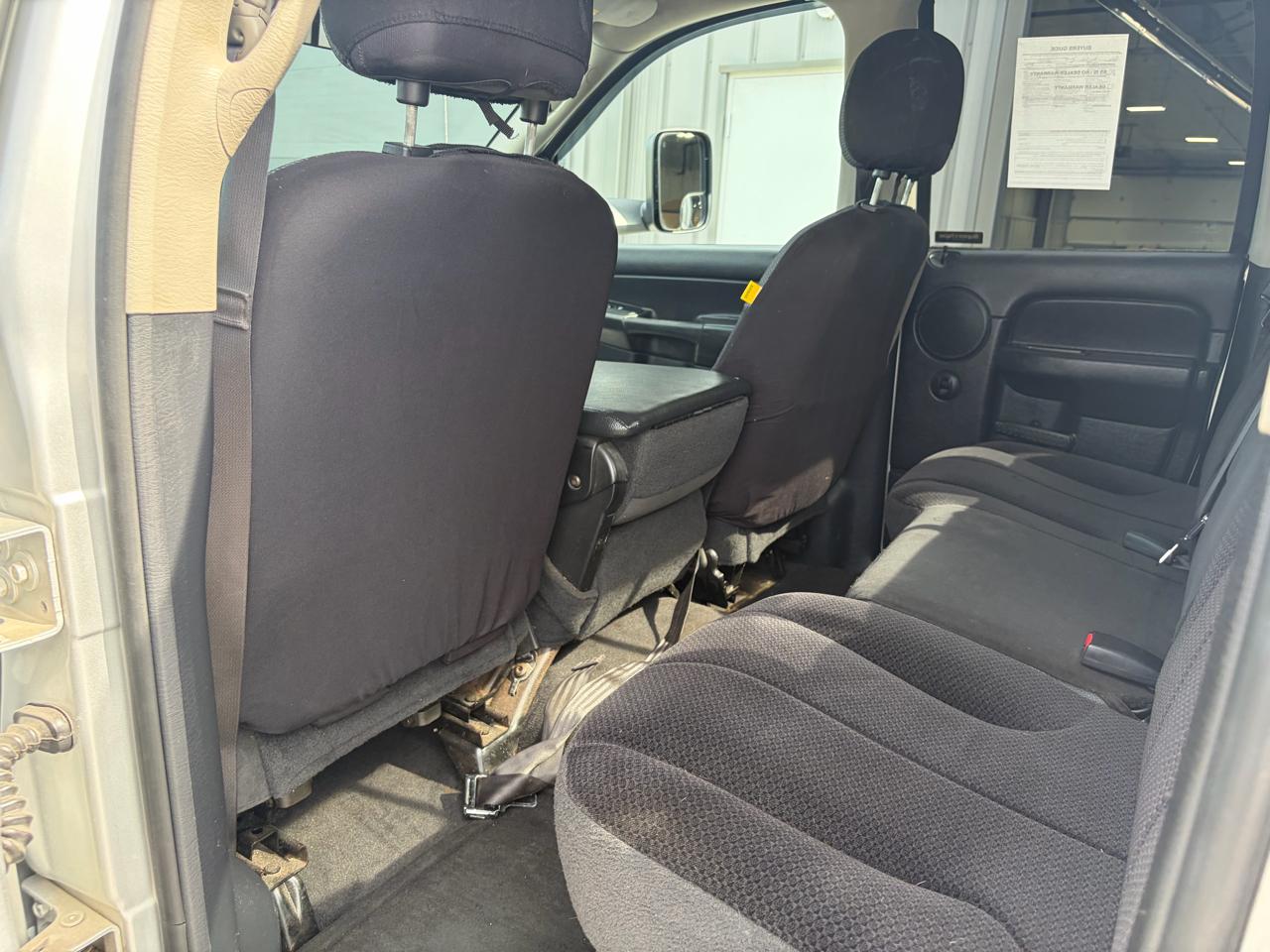 Dodge Ram 3500 4dr Quad Cab 160.5" WB DRW 4WD SLT 2004