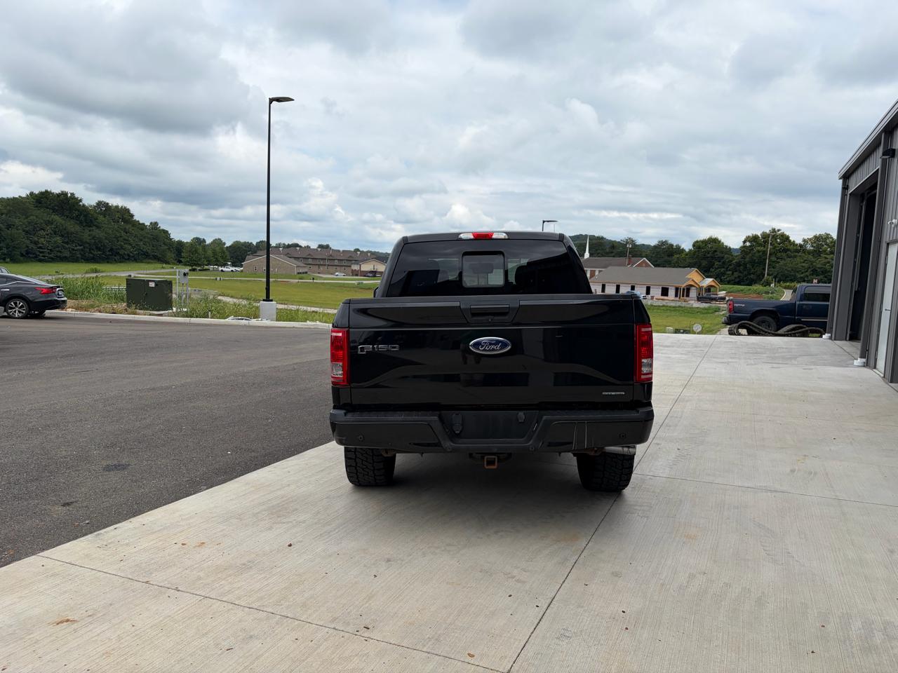 Ford F-150 4WD SuperCrew 145" XLT 2015