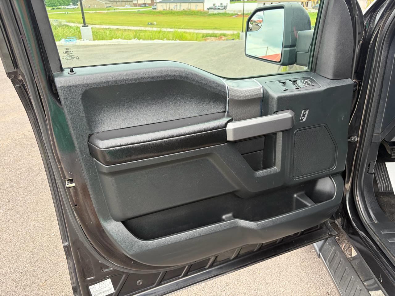 Ford F-150 4WD SuperCrew 145" XLT 2015
