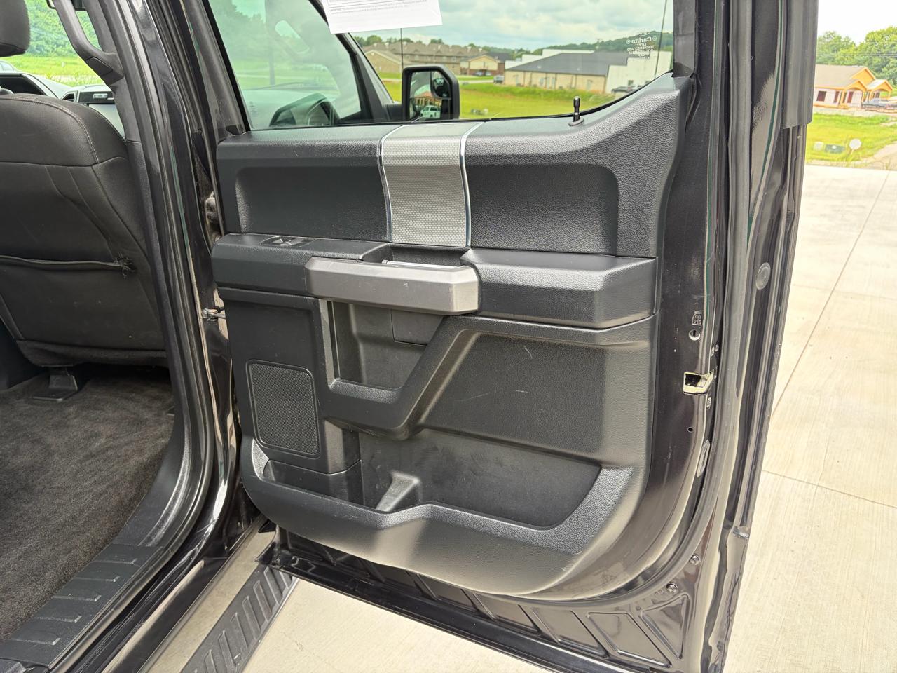 Ford F-150 4WD SuperCrew 145" XLT 2015