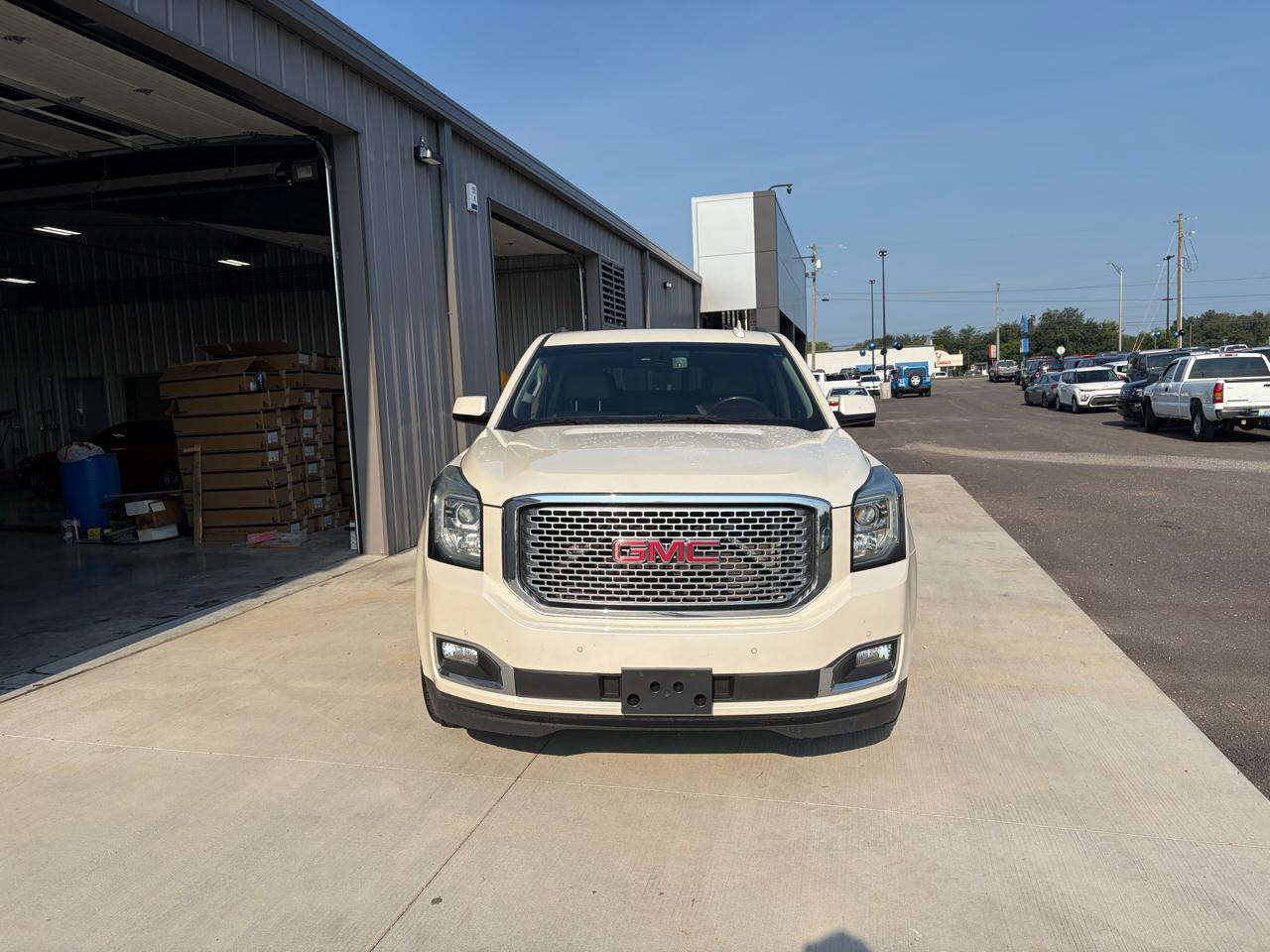 GMC Yukon XL 4WD 4dr SLT 2015