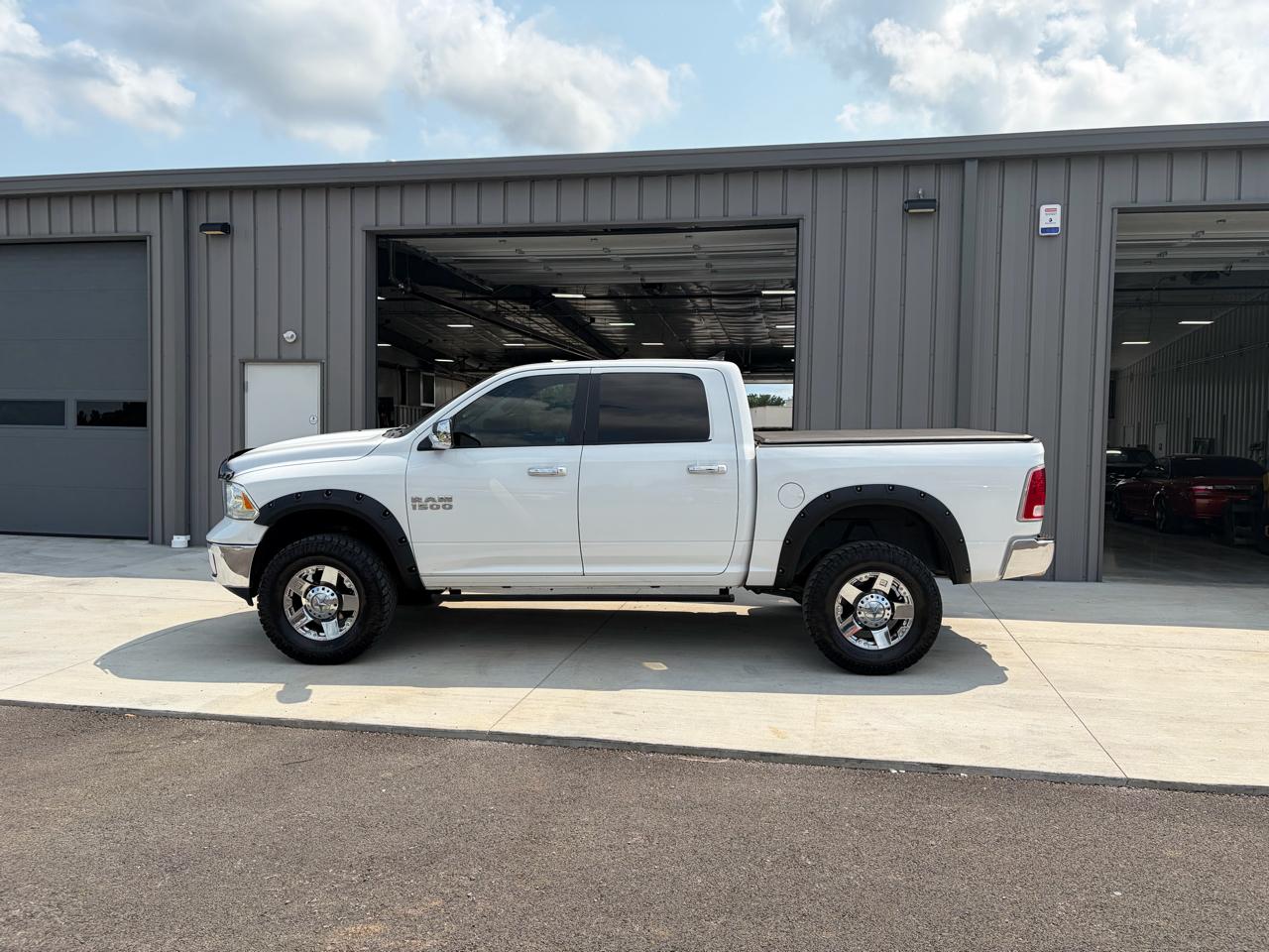 RAM 1500 Laramie 4x4 Crew Cab 5'7" Box 2017