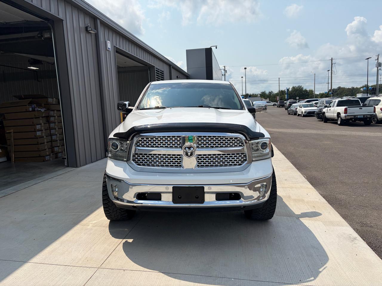RAM 1500 Laramie 4x4 Crew Cab 5'7" Box 2017