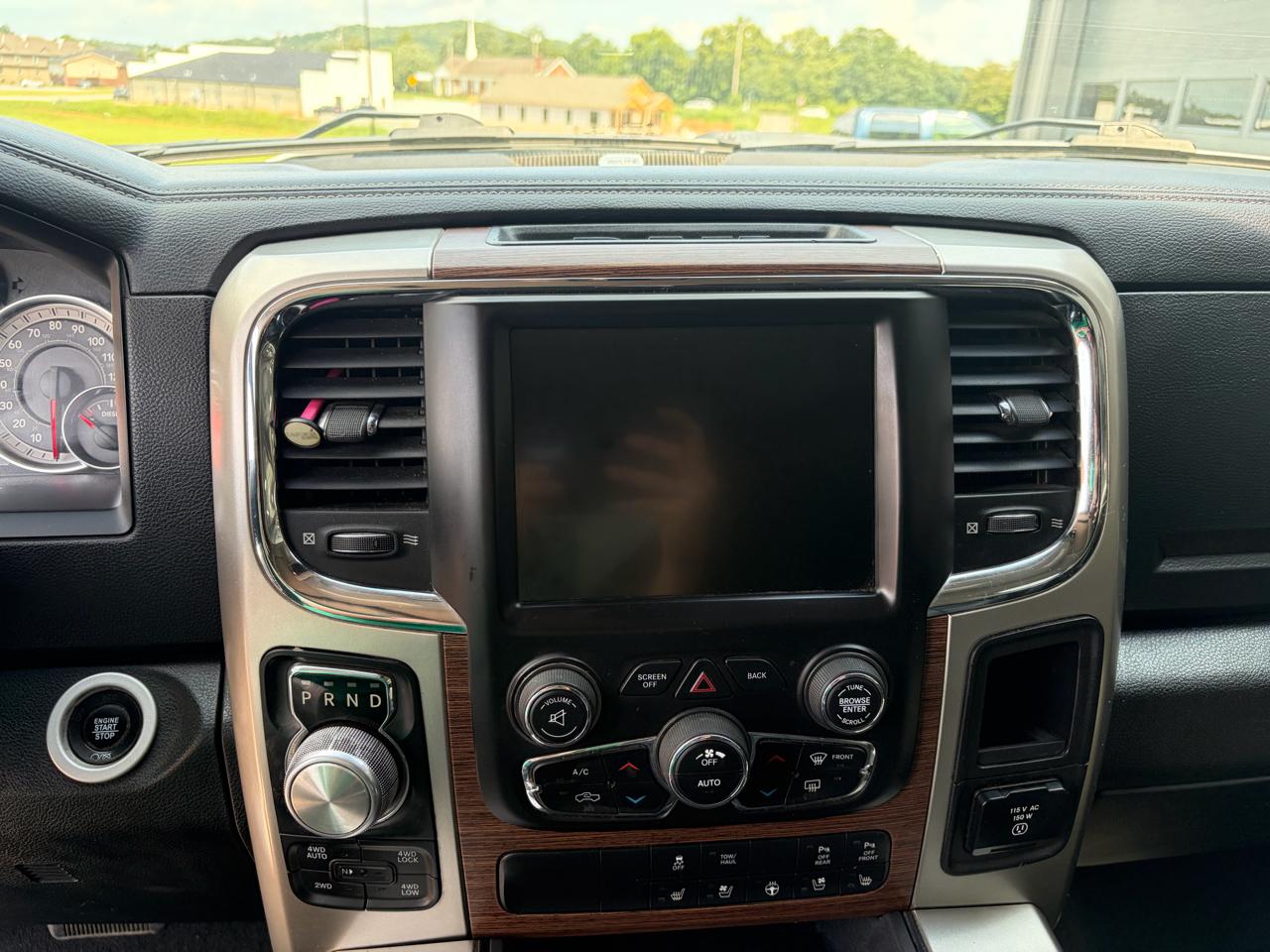 RAM 1500 Laramie 4x4 Crew Cab 5'7" Box 2017