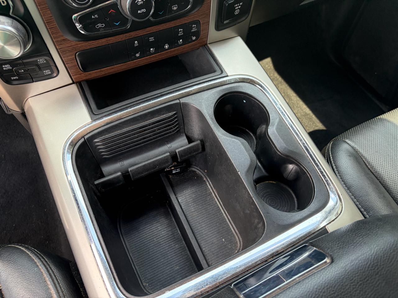 RAM 1500 Laramie 4x4 Crew Cab 5'7" Box 2017