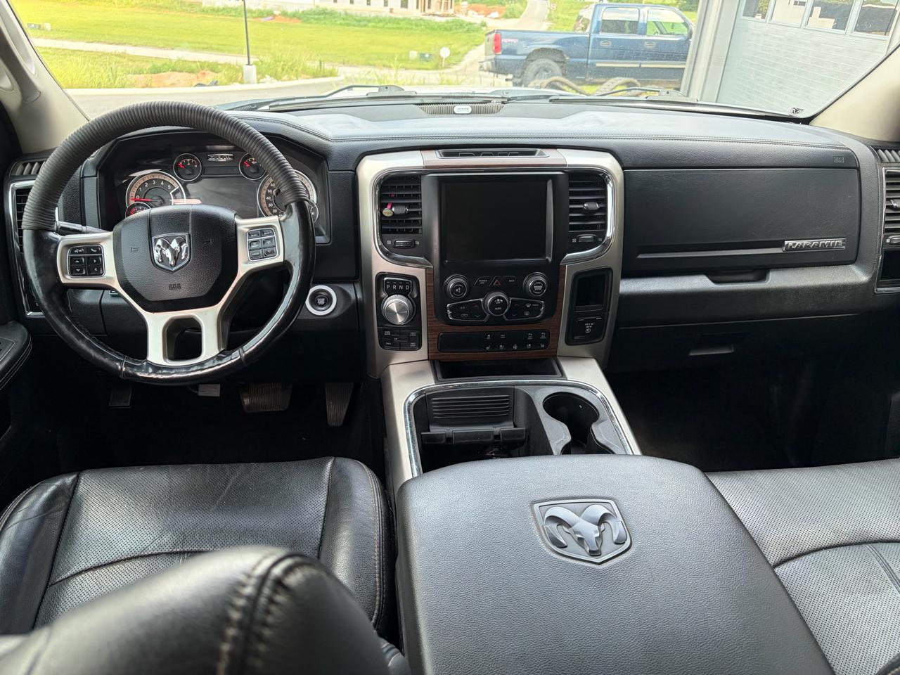 RAM 1500 Laramie 4x4 Crew Cab 5'7" Box 2017
