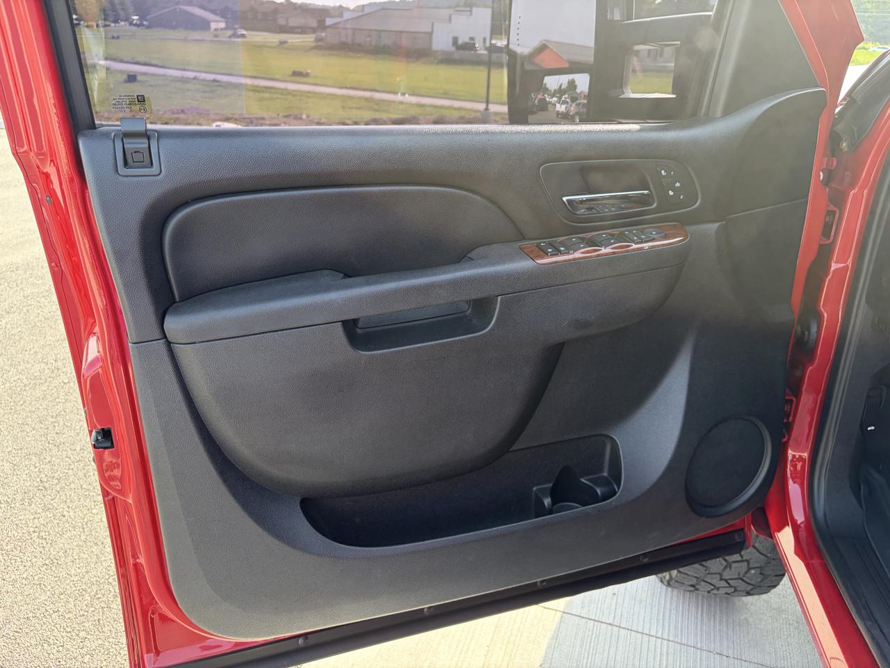 Chevrolet Silverado 1500 4WD Crew Cab 143.5" LTZ 2011