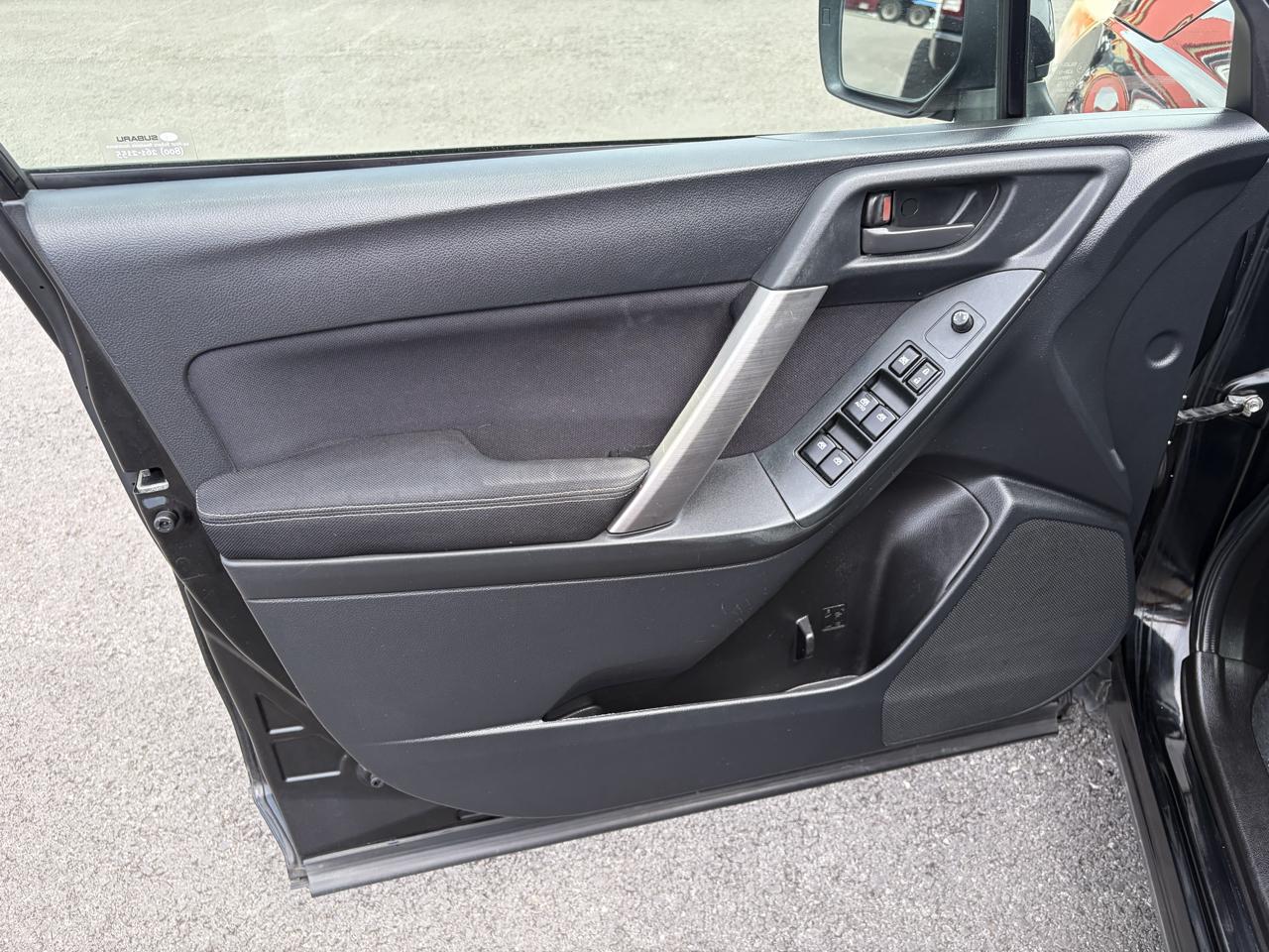 Subaru Forester 4dr CVT 2.5i Premium PZEV 2015